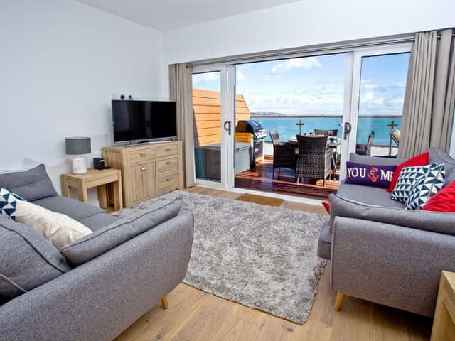 Living area | Curlew 2 - The Cove, Brixham