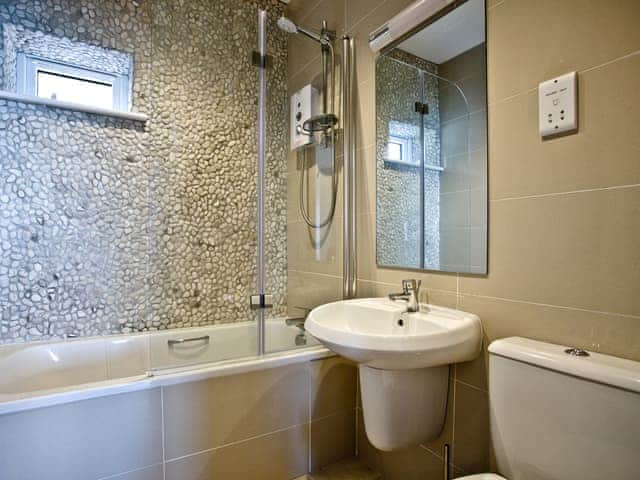 Bathroom | Curlew 2 - The Cove, Brixham