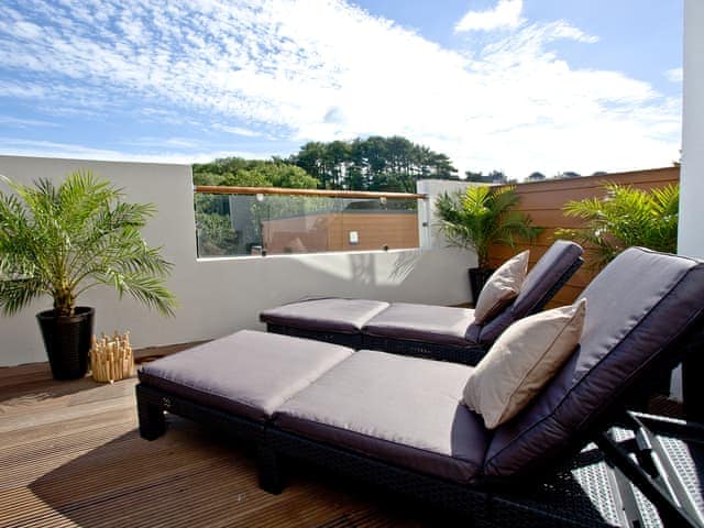 Sitting-out-area | Dunlin 1 - The Cove, Brixham