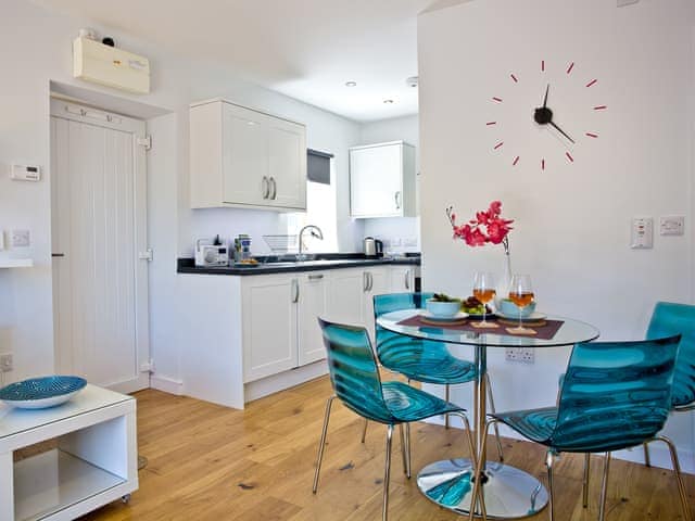 Open plan living space | Lapwing 4 - The Cove, Brixham