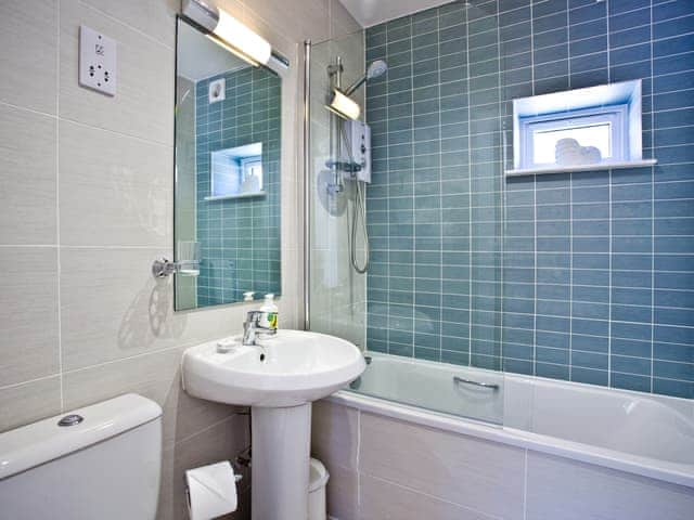 Bathroom | Lapwing 4 - The Cove, Brixham