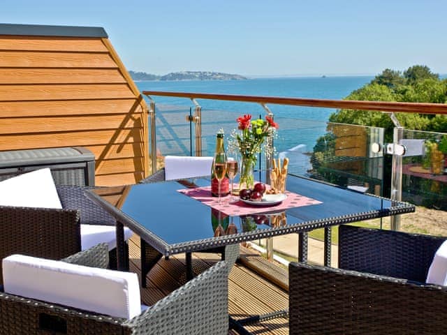 Sitting-out-area | Lapwing 4 - The Cove, Brixham