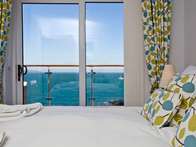 Double bedroom | Osprey 4 - The Cove, Brixham