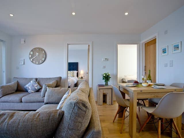 Open plan living space | Osprey 4 - The Cove, Brixham