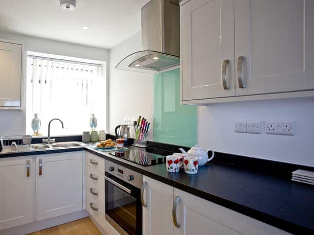 Kitchen | Osprey 4 - The Cove, Brixham