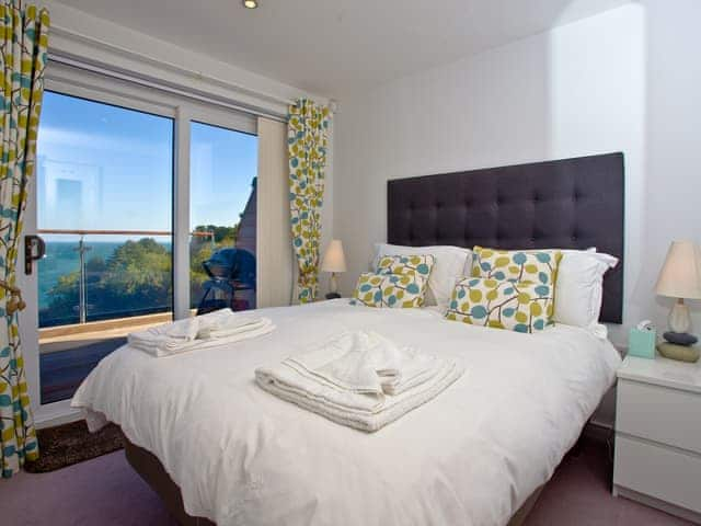 Double bedroom | Osprey 4 - The Cove, Brixham