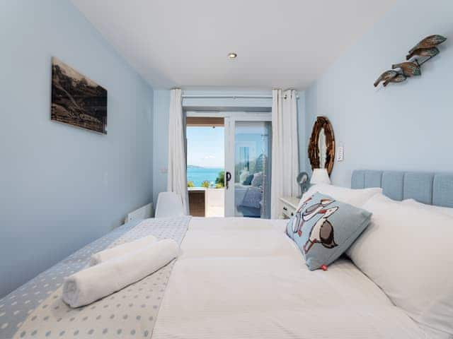 Double bedroom | Puffin 1 - The Cove, Brixham