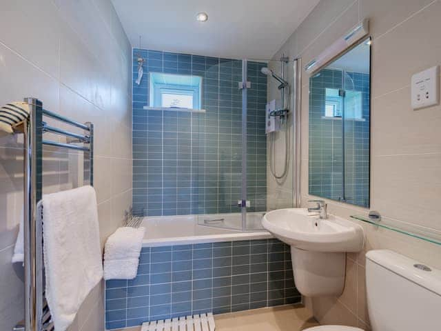 Bathroom | Puffin 1 - The Cove, Brixham