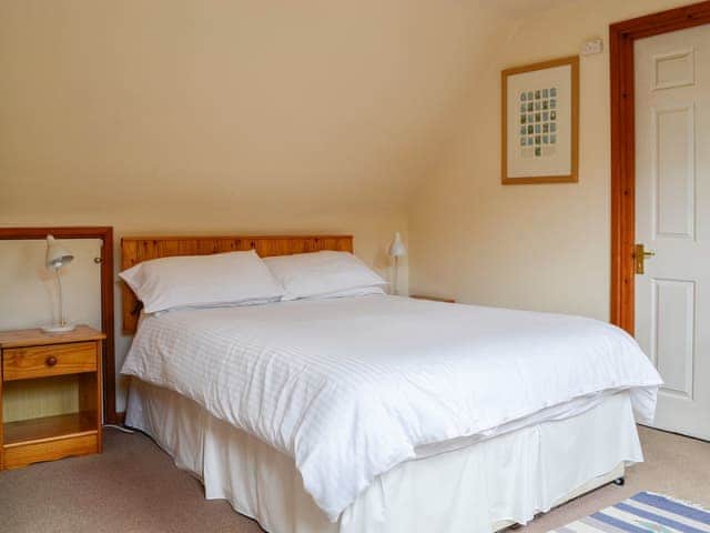 Cosy and romantic double bedroom | Terracotta, Bourton-on-the-Water
