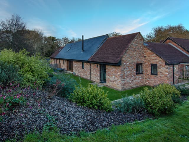 Exterior | Willow Barn - Fernhill Farms, Ryde