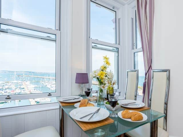 Compact dining area with wonderful sea views | The Seahorse - Harbour Lights, Brixham