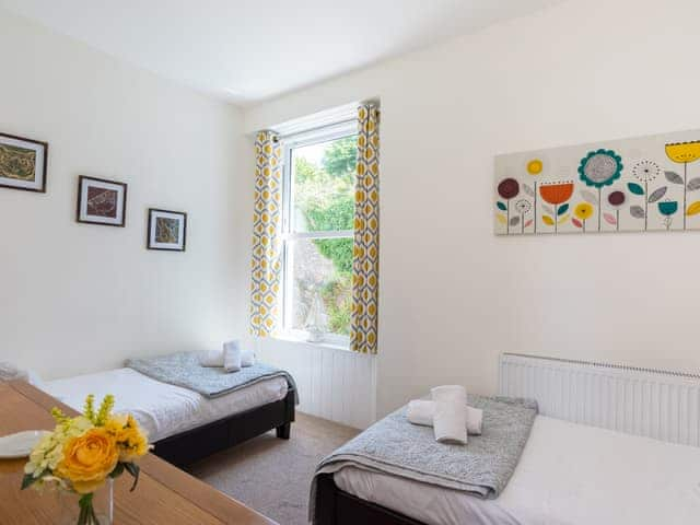 Beautifully decorated and furnished twin bedroom | The Seahorse - Harbour Lights, Brixham