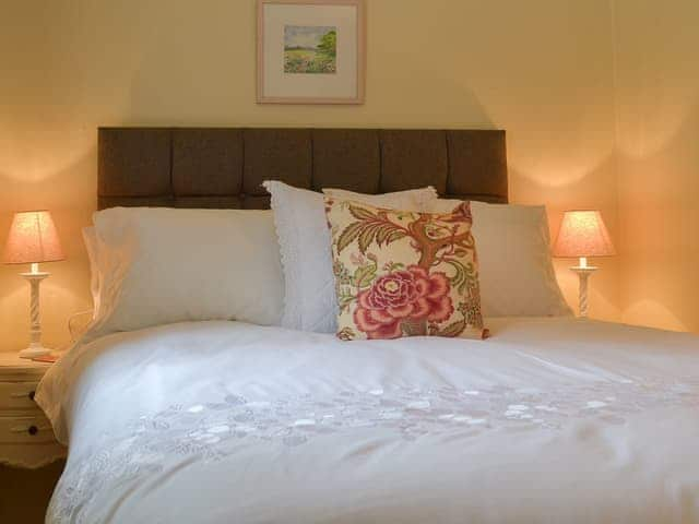 Warm and welcoming double bedroom | Honeysuckle Cottage - Brookfarm Cottages, Middle Mayfield, near Ashbourne