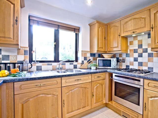 Well qppointed kitchen area | Rose - Woodland Retreat, Wadebridge