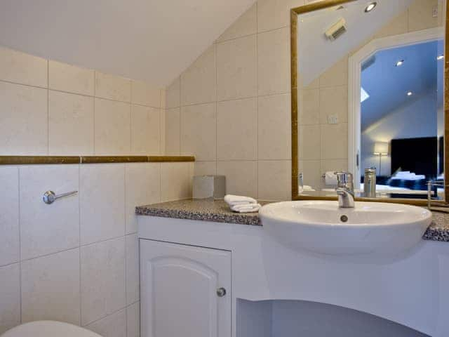 En-suite shower room | Rose - Woodland Retreat, Wadebridge