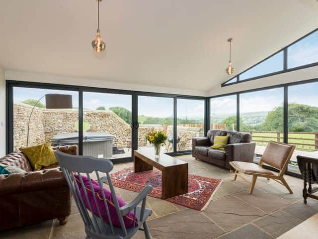 Light and airy garden room | Moorgate Cottage - Moorgate Farm, Kelbrook, near Barnoldswick