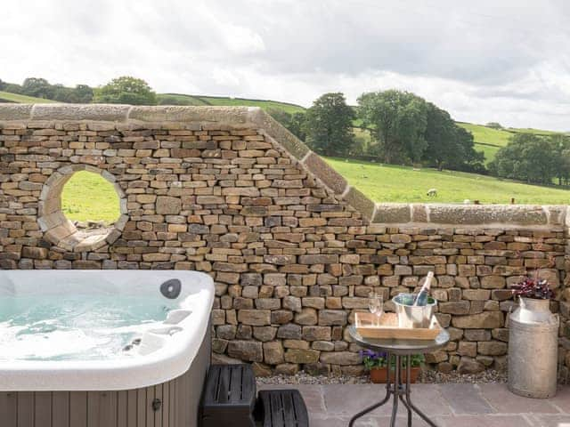 Private hot tub | Moorgate Cottage - Moorgate Farm, Kelbrook, near Barnoldswick