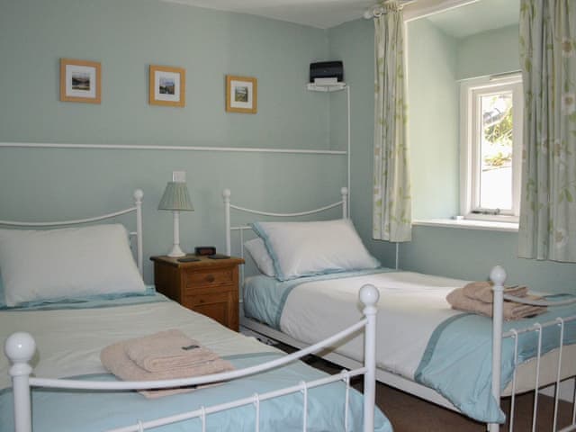 Pretty twin bedded room | Bluebell Cottage, Coniston