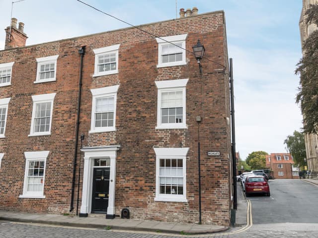 Charmingly restored Grade II listed Georgian town house | Beverley Minster House, Beverley