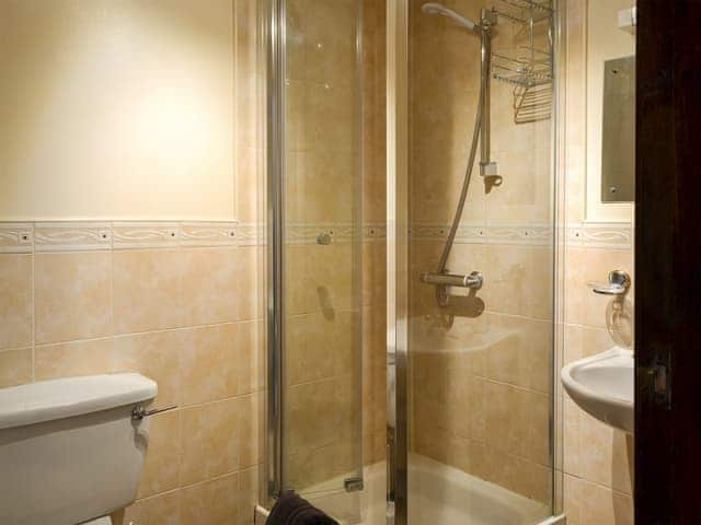 En-suite shower room | Daisy Cottage - Sands Farm Cottages, Wilton near Pickering