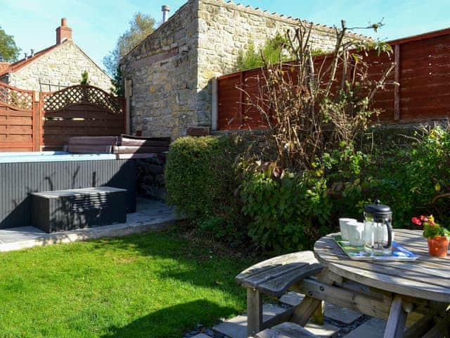  Enclosed garden with garden furniture and BBQ | Daisy Cottage - Sands Farm Cottages, Wilton near Pickering