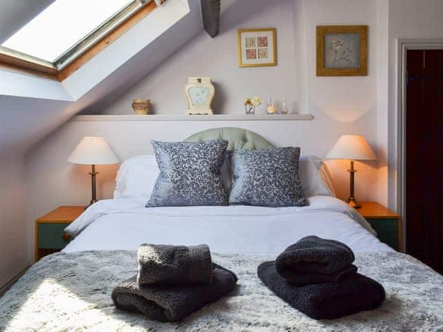 Double bedroom with en-suite shoer room | Rose Cottage - Sands Farm Cottages, Wilton near Pickering