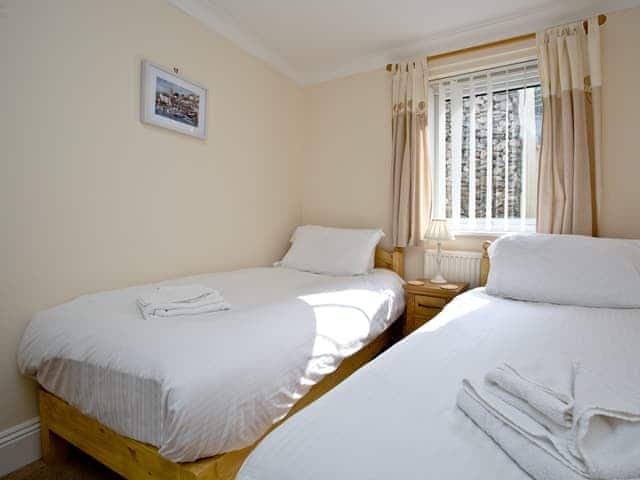 Twin bedroom | 42 Moorings Reach - Moorings Reach, Brixham