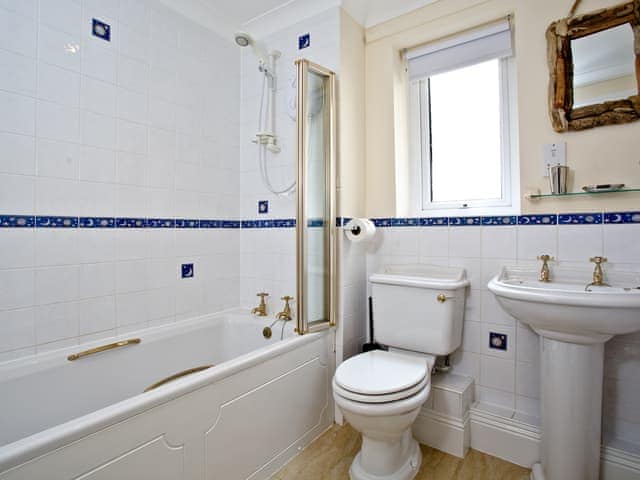 Bathroom | 42 Moorings Reach - Moorings Reach, Brixham