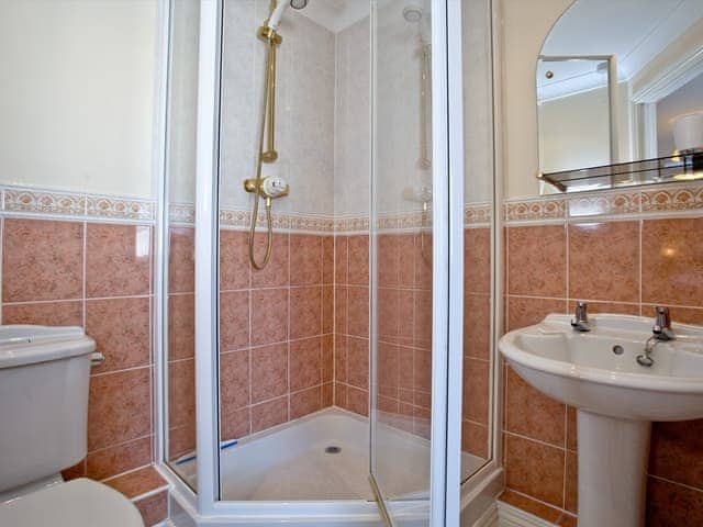 En-suite | 52 Moorings Reach - Moorings Reach, Brixham