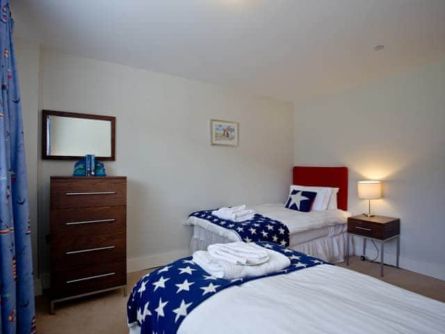 Twin bedroom | The Penthouse Bay View - Nassau Court, Westward Ho!