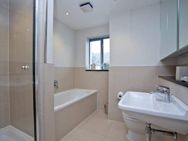 Bathroom | The Penthouse Bay View - Nassau Court, Westward Ho!