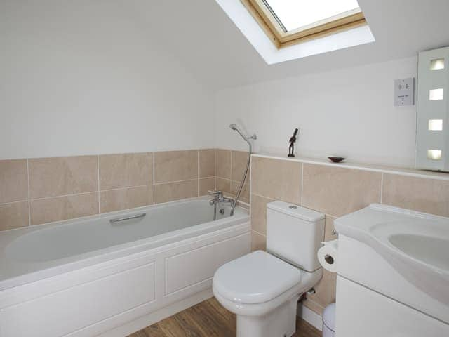 Bathroom | Painters Cottage, Sutton Poyntz