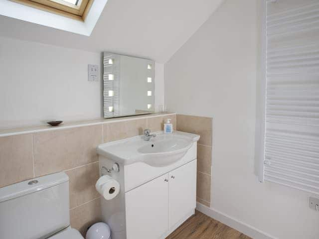 Bathroom | Painters Cottage, Sutton Poyntz