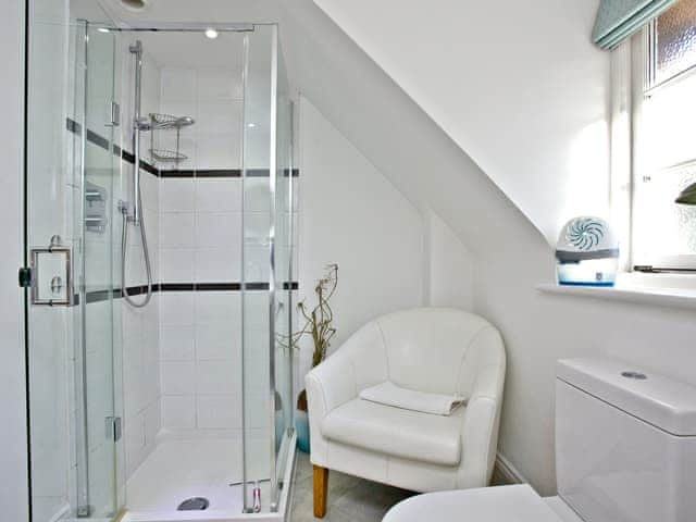 En-suite | Pebble Beach Cottage, West Lulworth