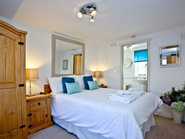 Double bedroom | Pebble Beach Cottage, West Lulworth