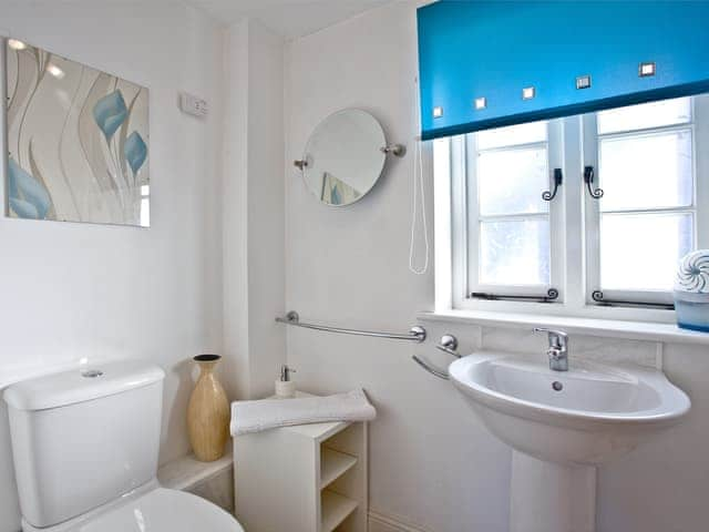 En-suite | Pebble Beach Cottage, West Lulworth