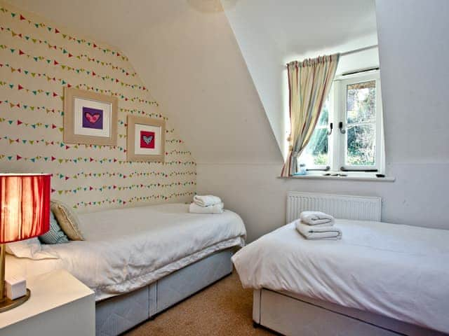 Twin bedroom | Pebble Beach Cottage, West Lulworth