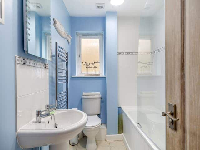 Bathroom | Starfish - Seaton Beach Apartments, Seaton