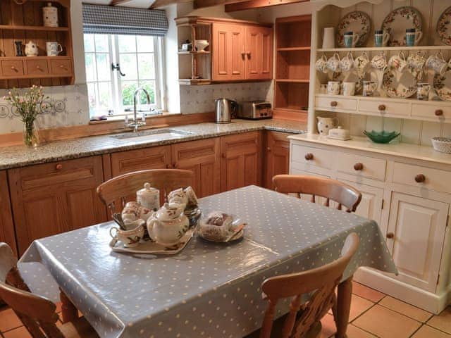 Kitchen / diner | Condurrow Cottage, Manaccan, near Helston