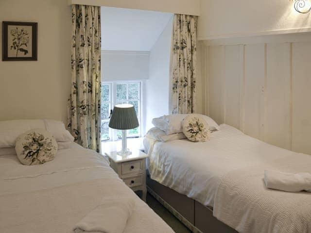 Twin bedroom | Condurrow Cottage, Manaccan, near Helston