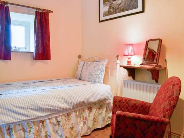 Lovely and comfortable twin bedded room | Downhouse - Downhouse Cottages, Trebarwith, near Delabole