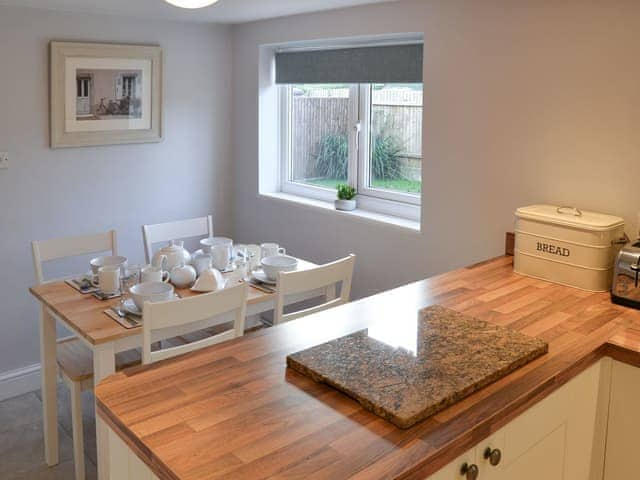 Kitchen with breakfast area | Riverside - Simpson&rsquo;s Boatyard, Stalham