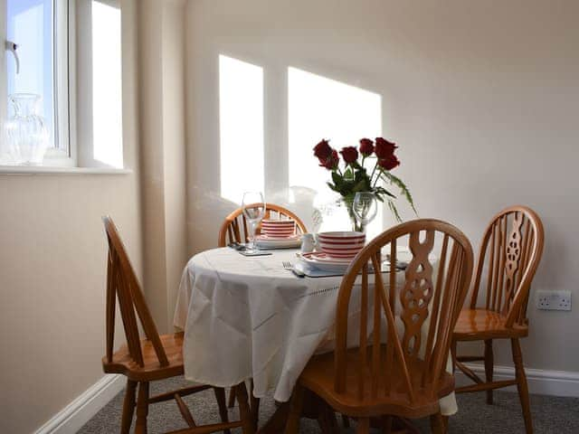 Modest dining area | Blacksmith&rsquo;s Cottage - Upwey Cottages, Weymouth