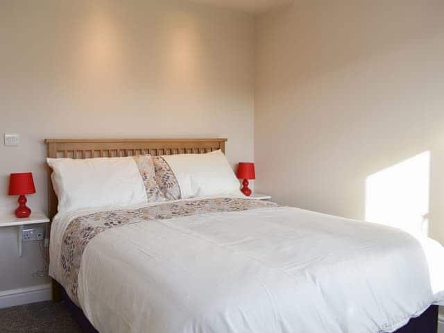 Welcoming double bedroom | Blacksmith&rsquo;s Cottage - Upwey Cottages, Weymouth