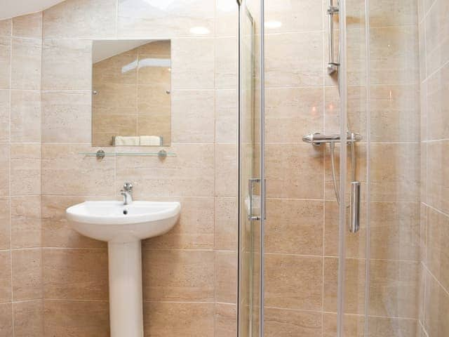 Tiled shower room with cubicle | Blacksmith&rsquo;s Cottage - Upwey Cottages, Weymouth