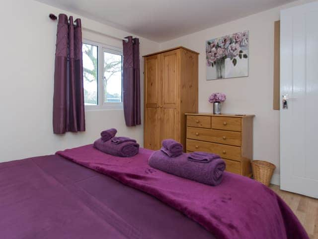 Double bedroom | The Lodge - The Lodge, Ventnor Downs, Ventnor