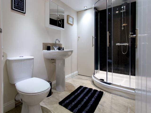 Bathroom | The Lodge - The Lodge, Ventnor Downs, Ventnor