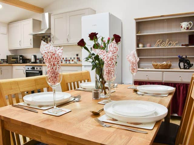 Lovely and spacious dining area | Sid&rsquo;s Place, Ringwood