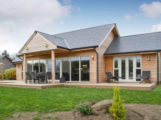 Lovely, cedar built holiday lodge | Framlington Corner - Villa Lane Farm, Longframlington, near Rothbury