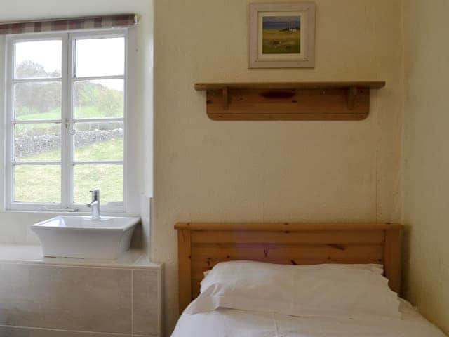 Comfy twin bedroom | Hillside Cottage, Ambleside